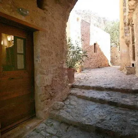 Telesilla Castle House