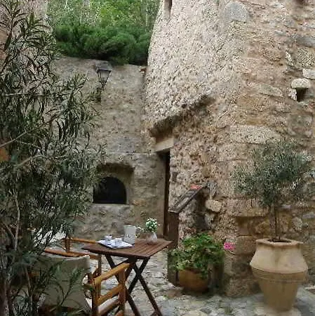Telesilla Castle House *